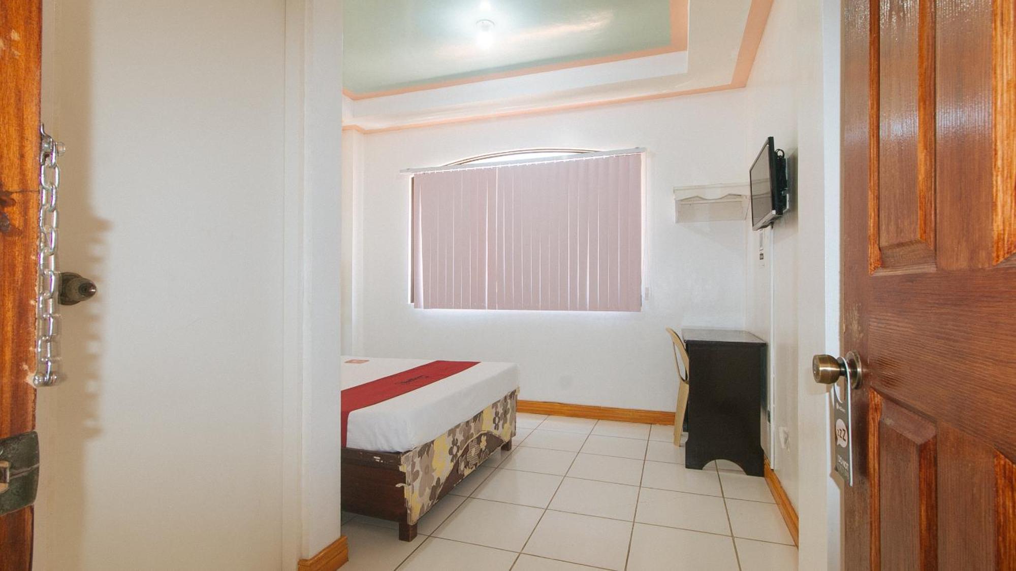 Reddoorz At Coco Grove Tourist Inn بنغلاو المظهر الخارجي الصورة