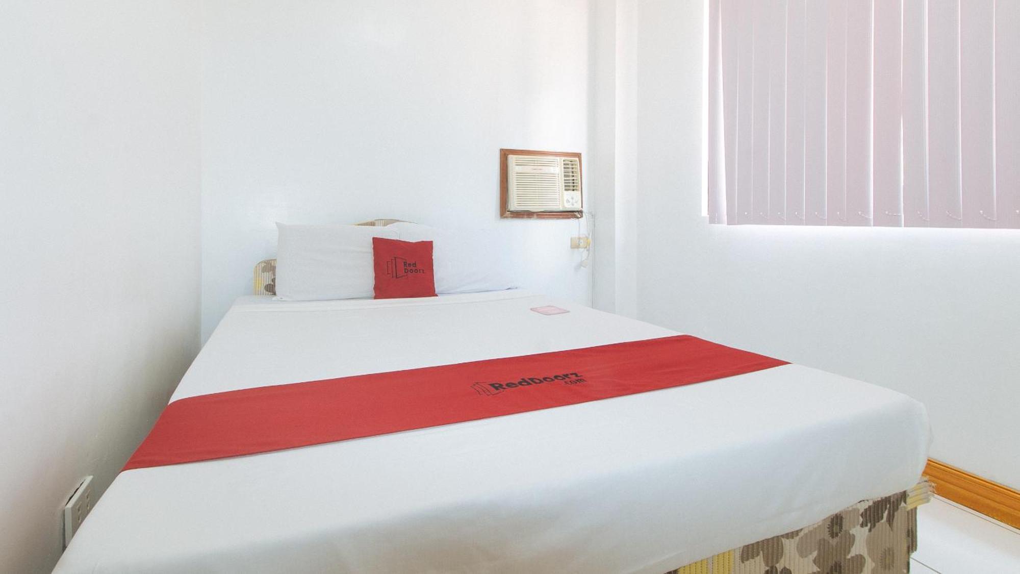 Reddoorz At Coco Grove Tourist Inn بنغلاو المظهر الخارجي الصورة