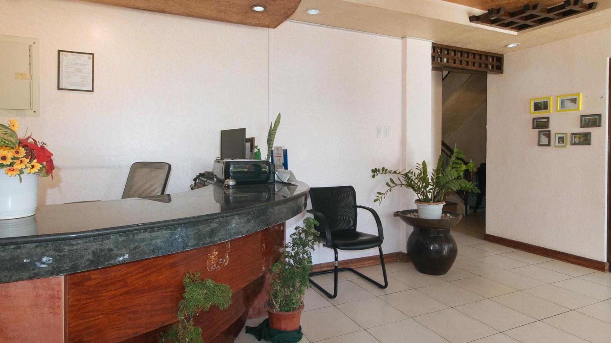 Reddoorz At Coco Grove Tourist Inn بنغلاو المظهر الخارجي الصورة