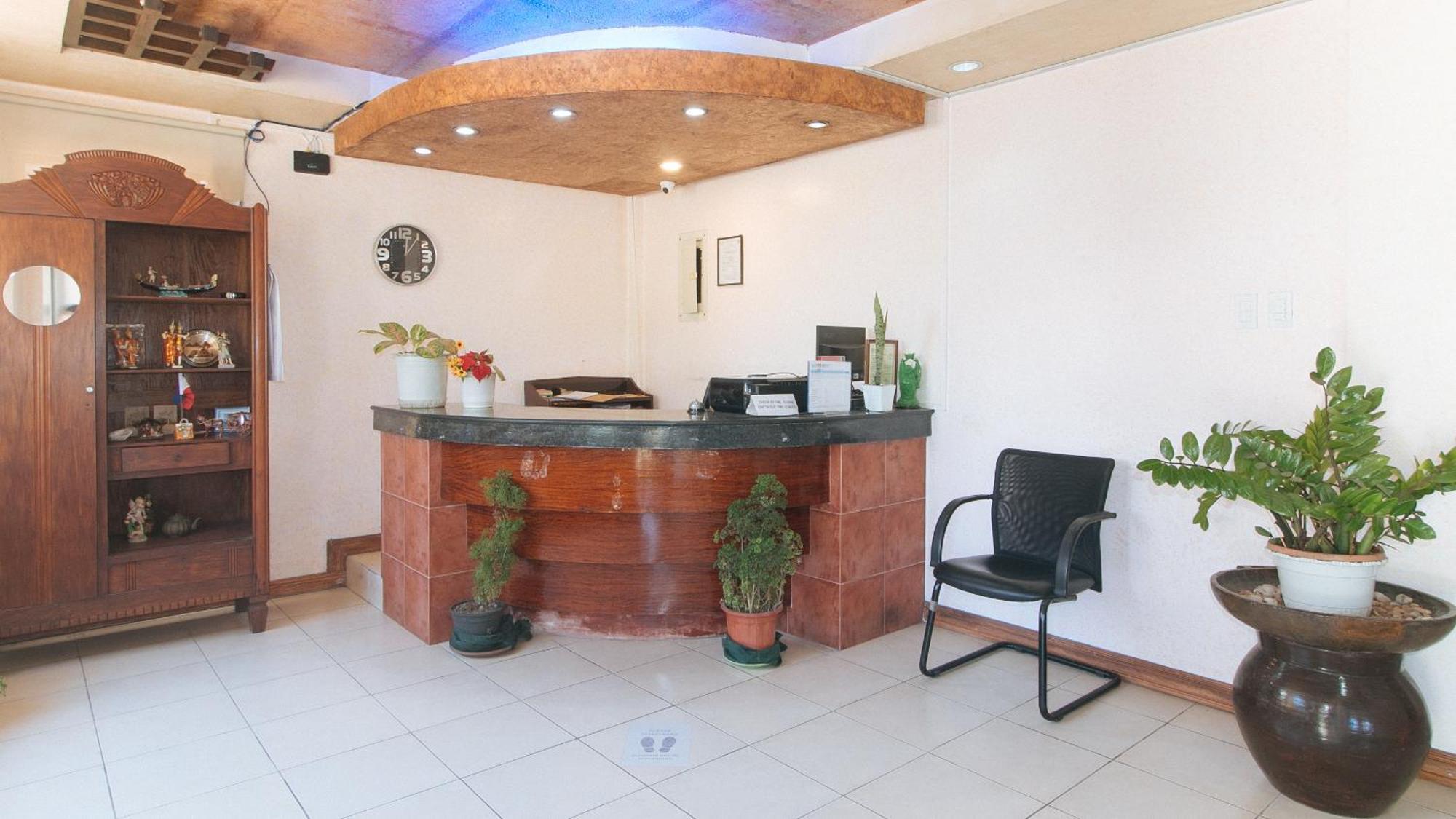 Reddoorz At Coco Grove Tourist Inn بنغلاو المظهر الخارجي الصورة