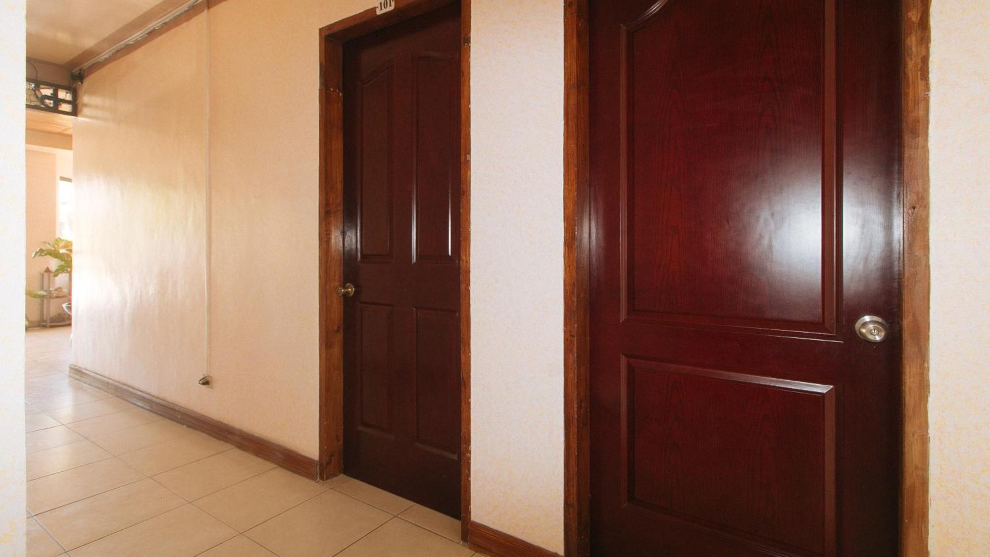 Reddoorz At Coco Grove Tourist Inn بنغلاو المظهر الخارجي الصورة